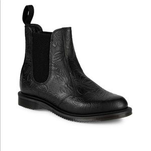 Dr. Marten Flora Embossed Chelsea Boots(like new)